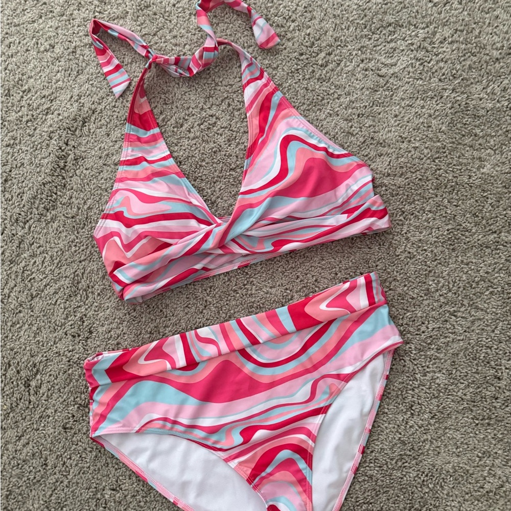 Cupshe Pink and White Swirl Bikini Set